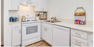 Highland Village Apartments's room