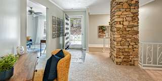 lifedoorrentals's room