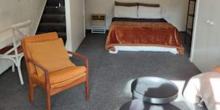 M A Barbalich's room