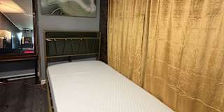 Enshi's room