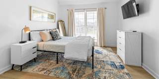 Tomic Properties's room