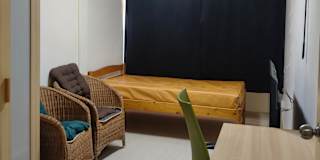 Neo's room