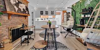 lifedoorrentals's room
