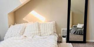 Zena's room