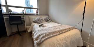 Housingfouryou's room