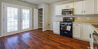 Alcove Rooms's room