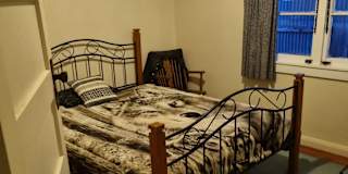 Jen's room
