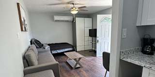 Yossi's room