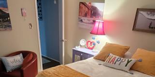 Lyne lheureux's room