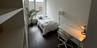 Housingfouryou's room