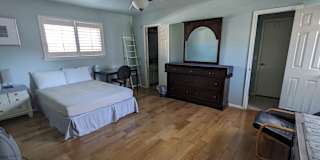 Iny's room