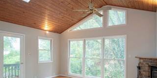 Alcove Rooms's room