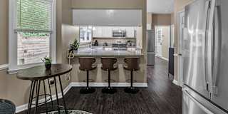lifedoorrentals's room