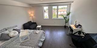 Housingfouryou's room