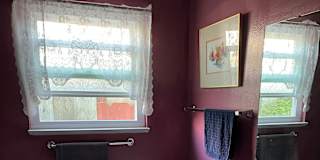 Leslie's room