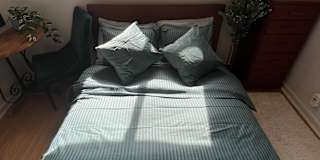 Dee's room