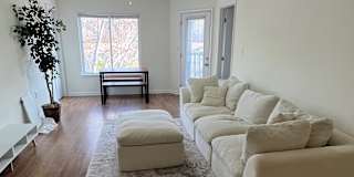 Alcove Rooms's room
