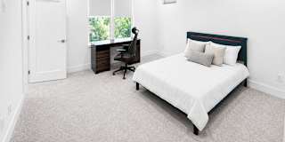 Zeyu's room