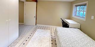 Shirin's room