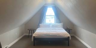 Issa's room