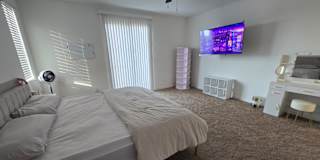 Caroline's room