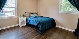 Ke's room