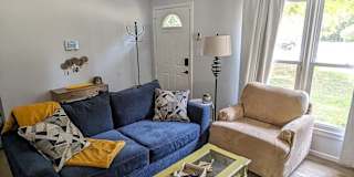 Alcove Rooms's room