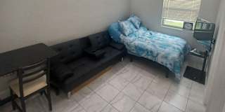 Yossi's room