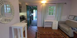 Green Point Tree House's room