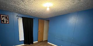 Andres's room