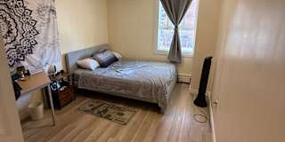 Deval's room