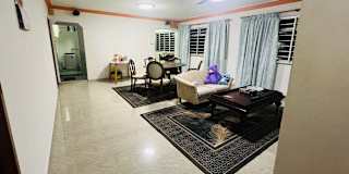 Shidah's room