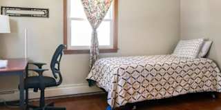 Tee Lee's room