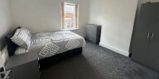 Black Country Homes's room
