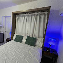 Carlos's room
