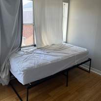 C Y's room
