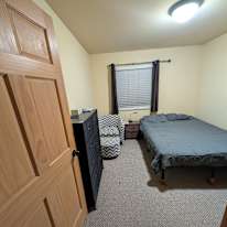 Luis's room