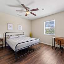 Gal's room