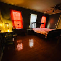 Essence's room