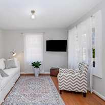 Alcove Rooms's room