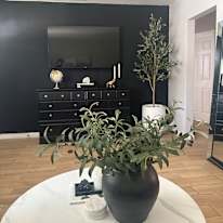 Selena's room