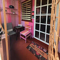 Ali's room