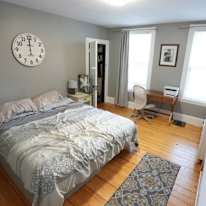 Room available in duplex's room