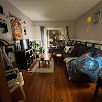 Leslie Mei's room