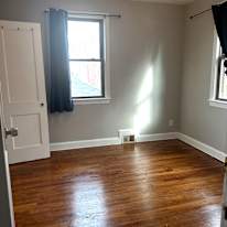 Leslie's room
