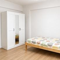Elaine Ong's room