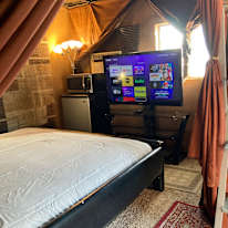 glen's room