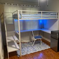 Avenue's room
