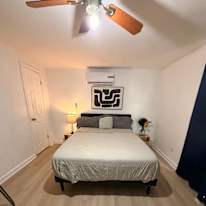 Iveth hdez's room