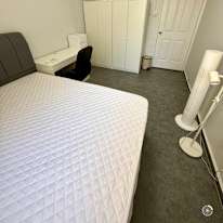 unique_zeus's room